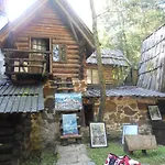 ホリデーパーク Zelenkovac Podrašnica